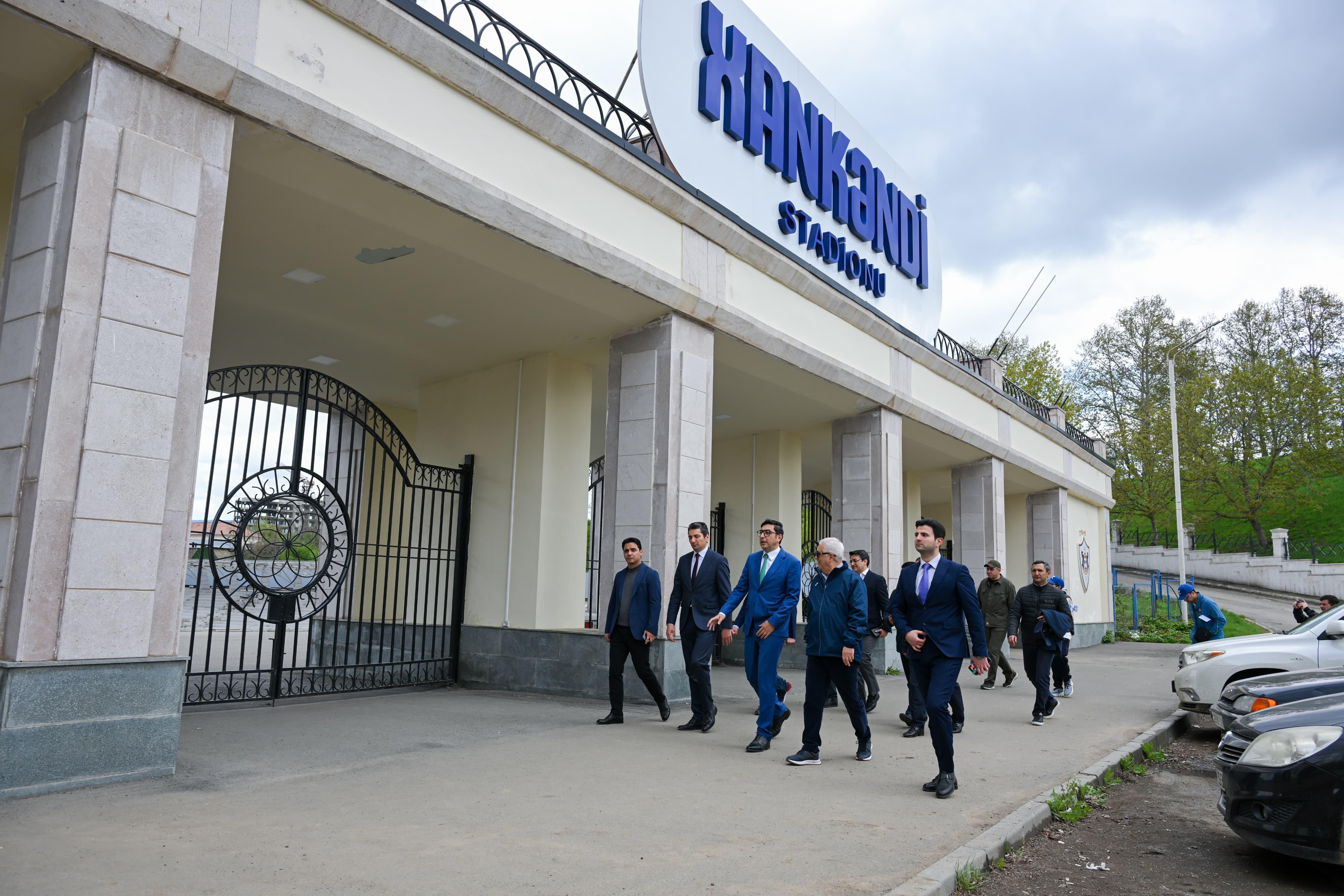 Fərid Qayıbov Xankəndi şəhər stadionunda aparılan yenidənqurma işləri ilə tanış olub